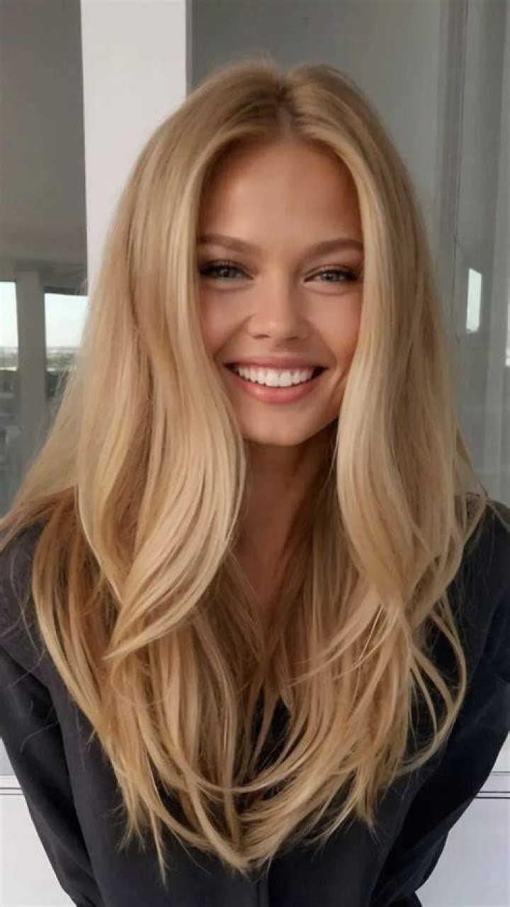Sweet: The blonde beauty's family were also waiting for her on the dock on the 'most perfect day', no doubt wanting to congratulate the pair on their happy news