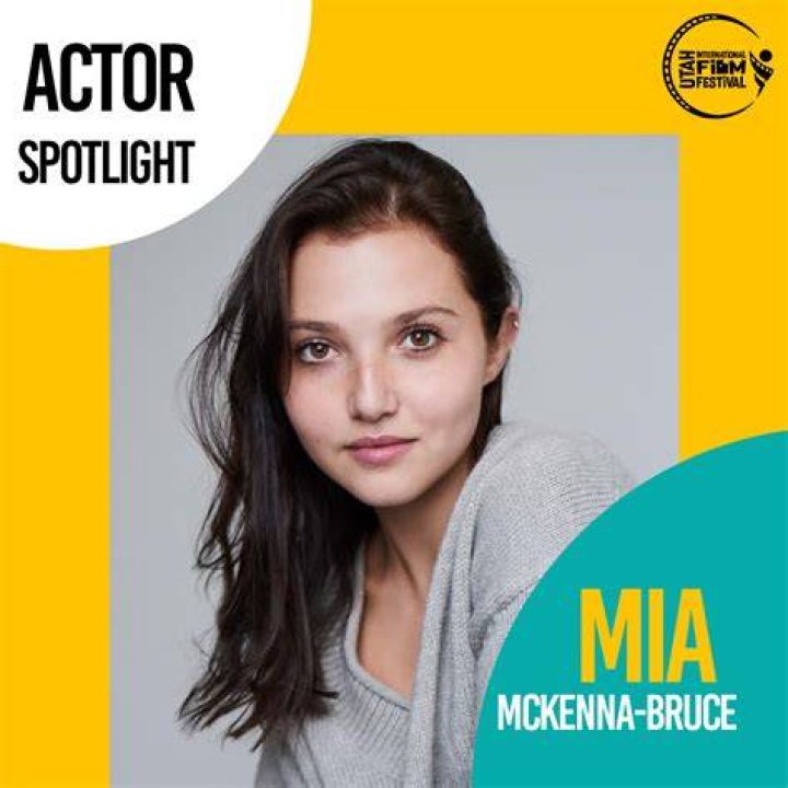 The stage actress began her professional career in the performing arts.