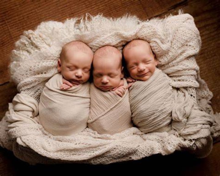 The triplets' dad was back home. | Source: Pexels
