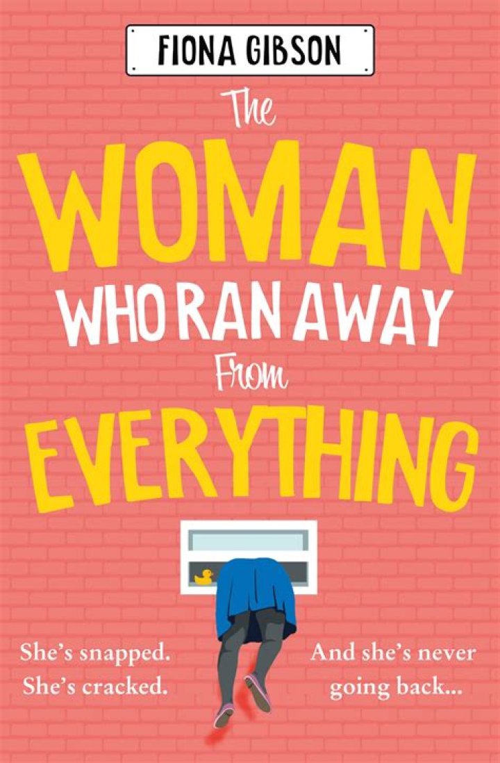 The woman ran away without looking back. | Source: 