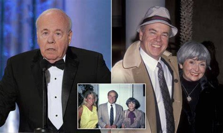 Tim Conway and his ex-wife Mary Anne Dalton photographed with their children Patrick, Jamie, Timmy and Kelly in 1967. | Source: Getty Images ,