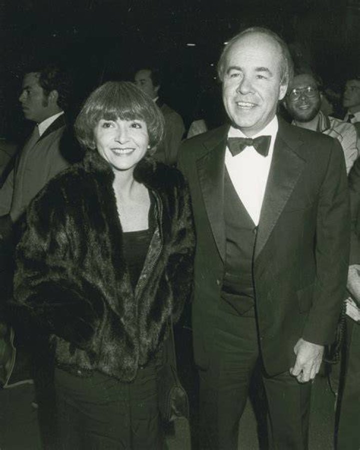 Tim Conway, his wife Charlene Beatty and his daughter Kelly in Beverly Hills California 1983. | Source: Getty Images