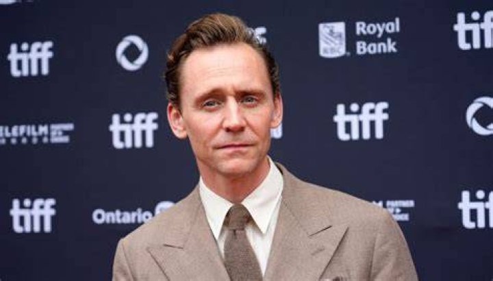 Tom Hiddleston moves in with co-star Zawe Ashton amid dating rumors