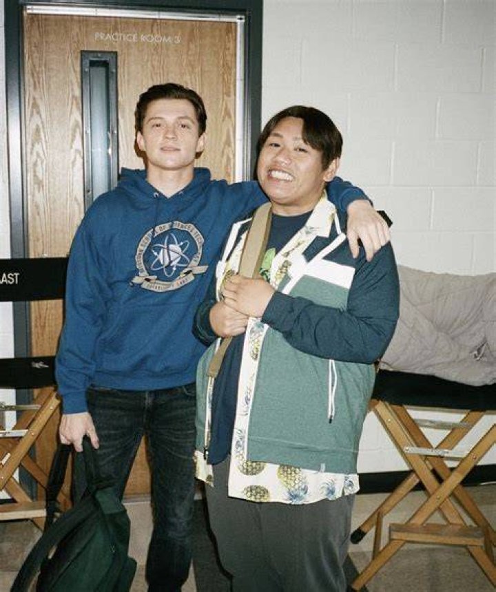 Tom Holland, Jacob Batalon and Zendaya light the Empire State Building.