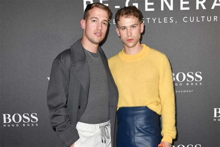 Tommy Dorfman and Peter Zurkuhlen at the Entertainment Weekly's Screen Actors Guild Award Nominees Celebration on January 20, 2018 | Source: Getty Images