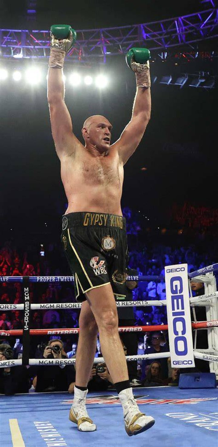  Tyson Fury's wife Paris excels in her role as his queen in the Morecambe family home