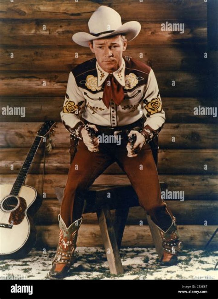 US actor and singer Roy Rogers wearing a white cowboy hat circa 1950. | Photo: Getty Images