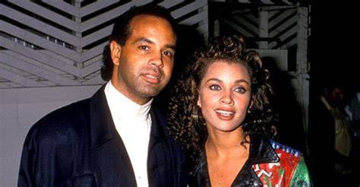 Vanessa Williams and ex-husband Rick Fos backstage on the set of "Ugly Betty" | Source: Getty Images