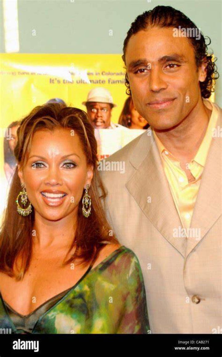 Vanessa Williams, Rick Fox and theri children at the premier of "Johnson Family Vacation"in 2004 | Source: Getty Images