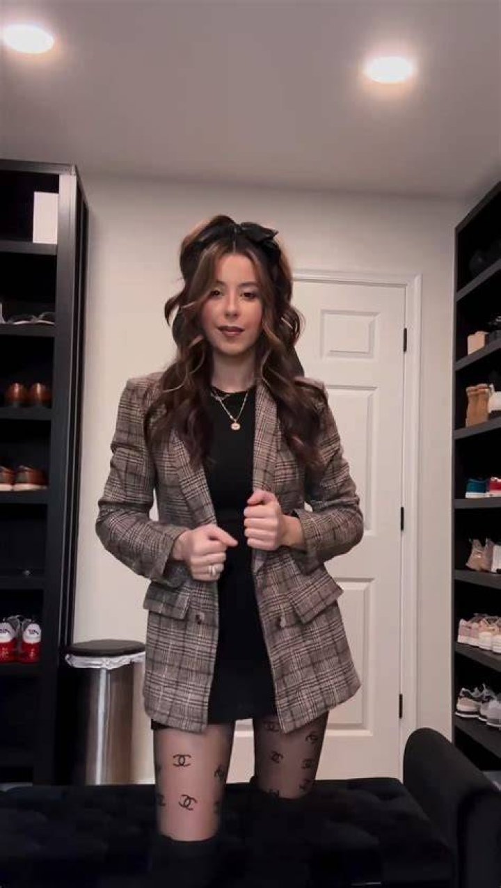 Vee showed off her new hairstyle in a video