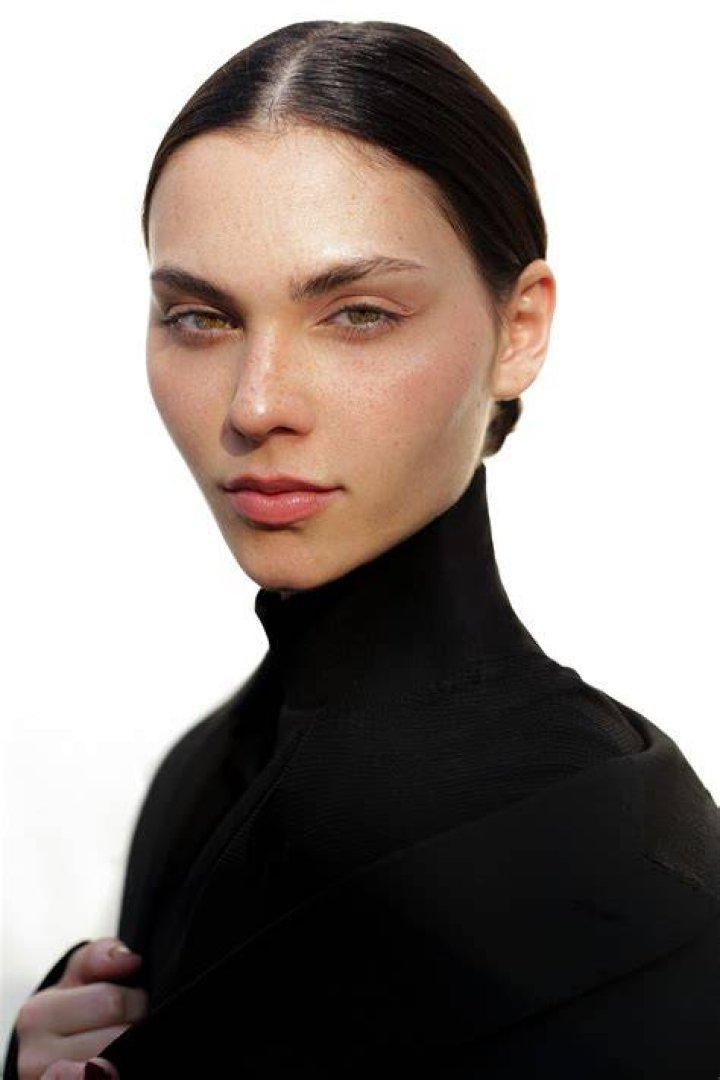 Victoria Model 9143985115 Located in New york, New york city