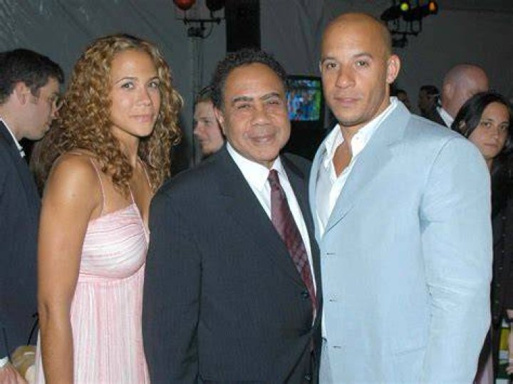 Vin Diesel with his sister and his father during "Build-A-Bear Workshop" at Fresh Air Fund Spring Gala 2005, in New York City. | Source: Getty Images