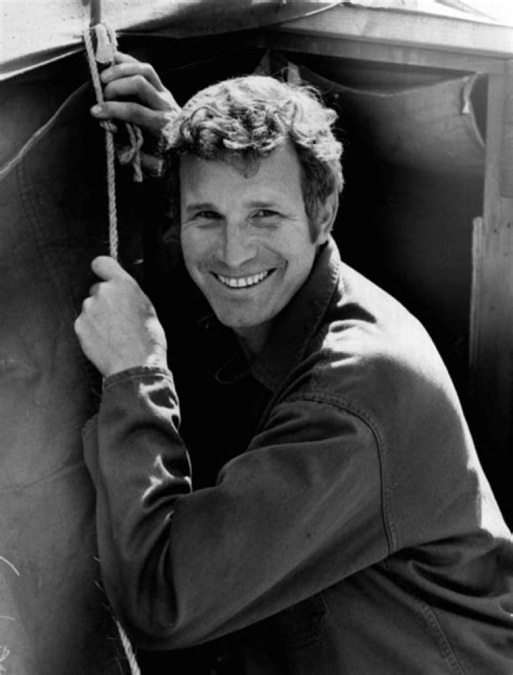 Wayne Rogers at the 7th Annual TV Land Awards held at Gibson Amphi theatre on April 19, 2009 . | Source: Getty Images