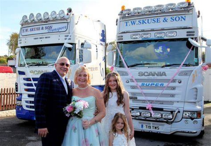 Wedding: Huge trucks from Thierry Isambert Culinary and Event Design, furniture rental firm Nüage Designs, and Meyer's Turf & Landscape Nursery were seen drawing up to the property on Thursday