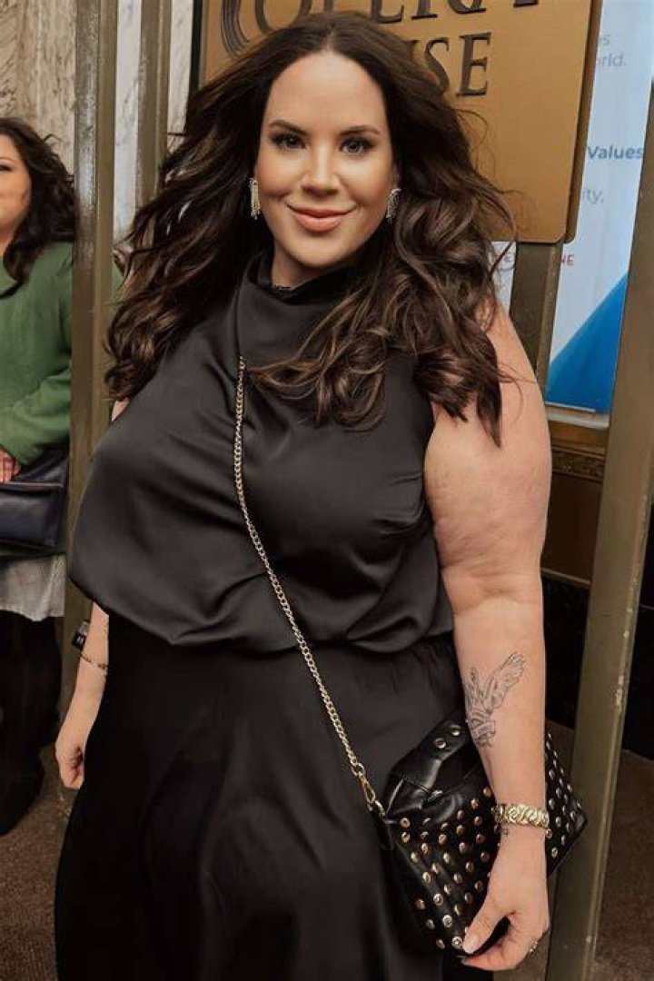 Whitney Way Thore Height, Weight, Age, Body Statistics Healthy Celeb