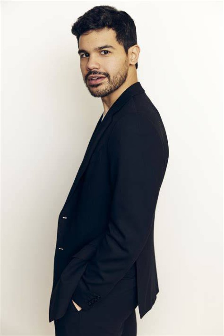 Who is Carlos Valdes's wife? Relationship status and dating life Tuko.co.ke
