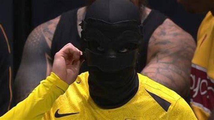 Who is the masked Premier League rapper Dide? Who is the masked Premier League rapper Dide?